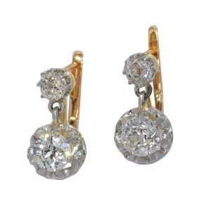 Deco Diamonds Earrings: The 1920s Elegance in Gold and Platinum